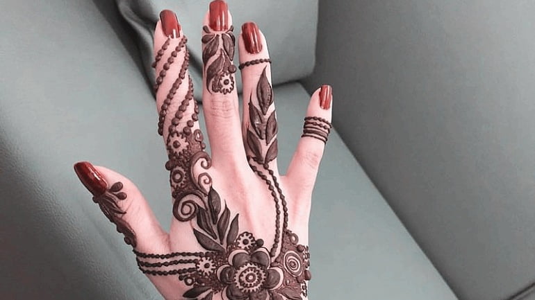 UAE henna artists