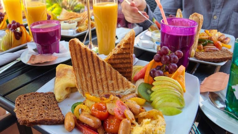 brunches in dubai with a Twist